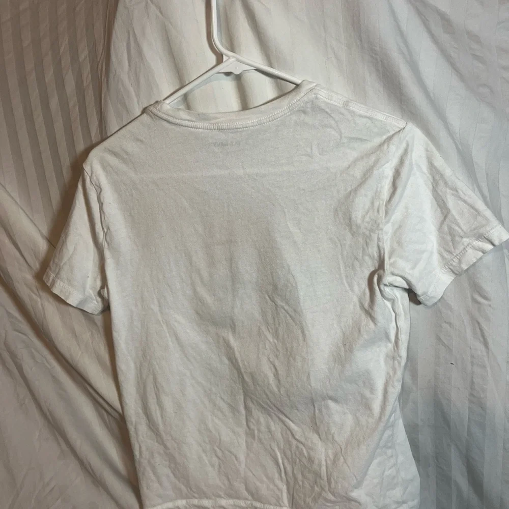 Old‎ Navy Classic White Tee